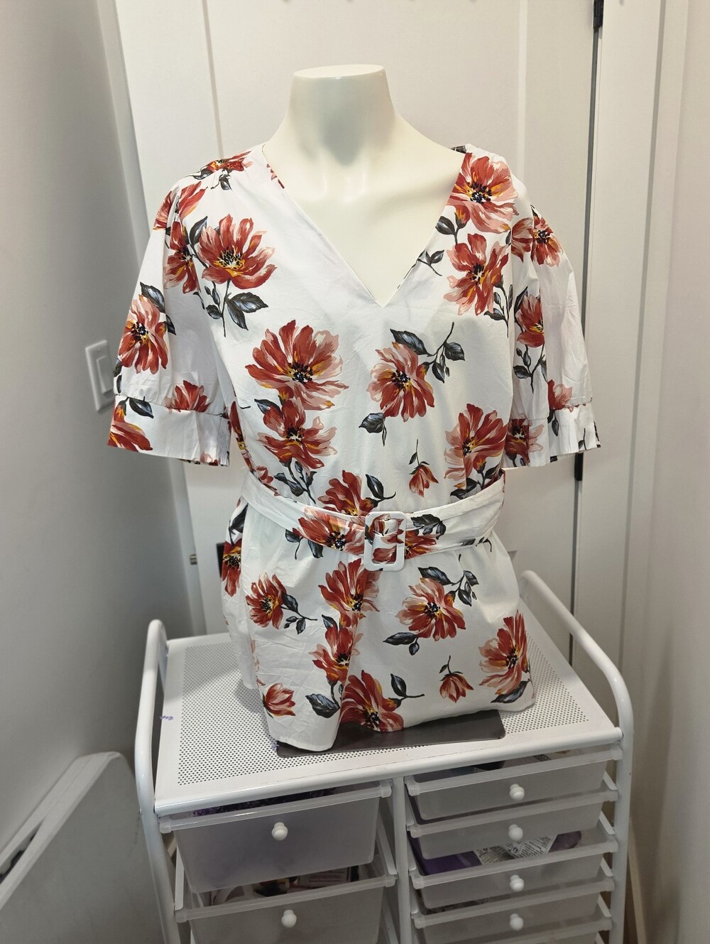 Lane Bryant White V-Neck Floral Belted Peplum Top Size 20